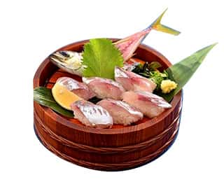 泳がし鯵一匹にぎりの画像